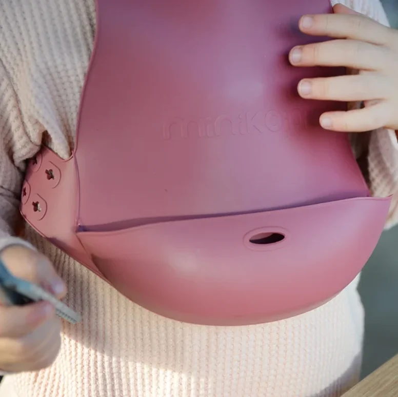 Minikoioi Flexi Bib Rosa - Image 4